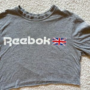 Reebok  Cropped Gray T-Shirt